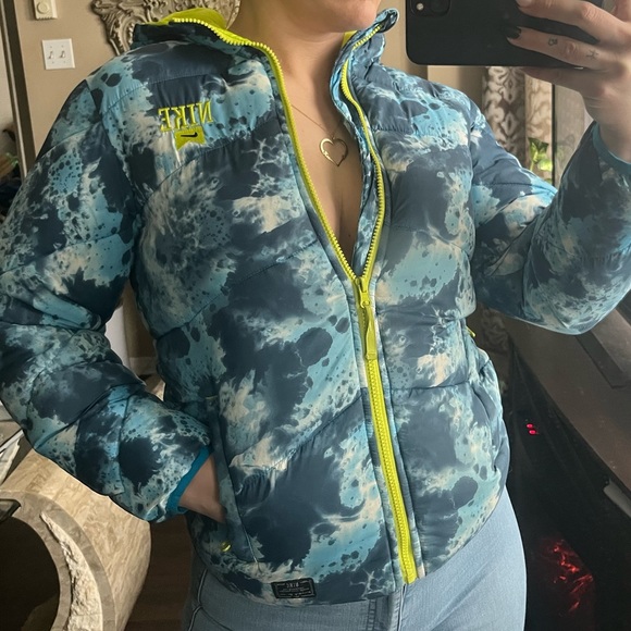 Boys Nike puffer jacket - Picture 2 of 12